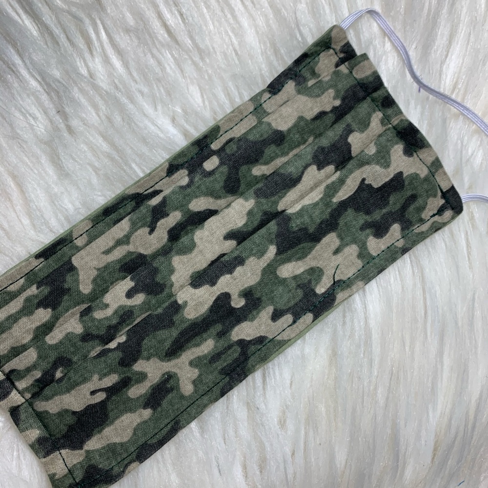Men’s camouflage face mask pleated reversible